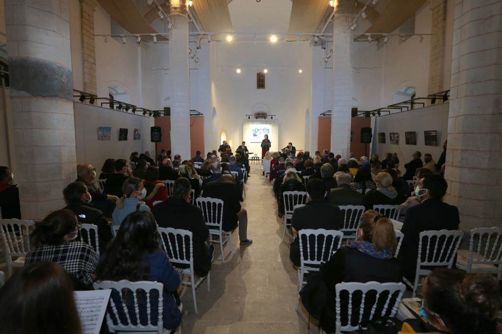 AKUSTİK KONSER MEST ETTİ